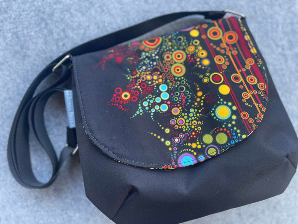 Bigger Bitsy Messenger Purse - Happy BOARDER Fabric