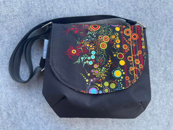 Bigger Bitsy Messenger Purse - Happy BOARDER Fabric
