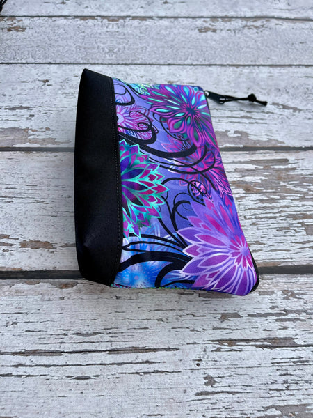 Side Kick Gusseted Zippered Pouch Dazzle Boarder Fabric