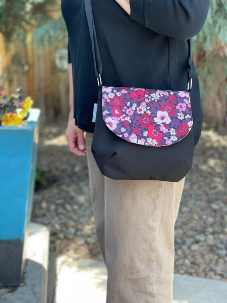 Bigger Bitsy Messenger Purse - Happy BOARDER Fabric