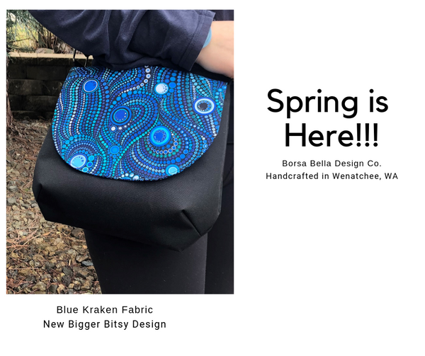 Itsy Bitsy/Bigger Bitsy Messenger Purse - Navy Daisy Chain Fabric